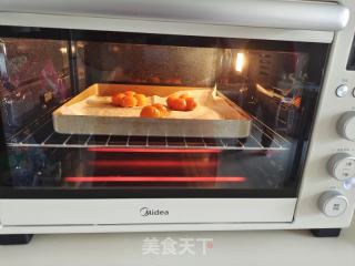 南瓜椰蓉蛋黄酥的做法步骤：4