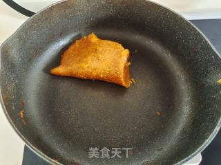 南瓜椰蓉蛋黄酥的做法步骤：3