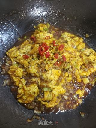 嫩滑鲜香酱油炒蛋的做法步骤：8