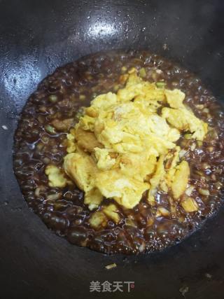 嫩滑鲜香酱油炒蛋的做法步骤：7