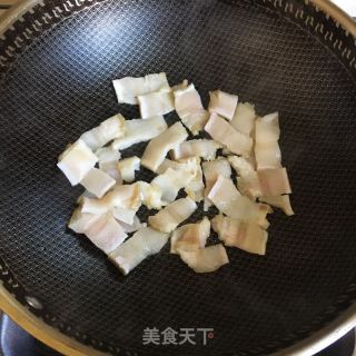腊肉炒白菜的做法步骤：1