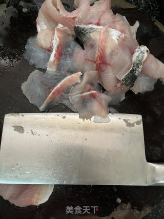 酸汤鱼片的做法步骤：1