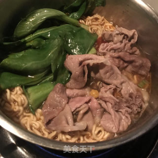 煎蛋牛肉卷煮泡面的做法步骤：8