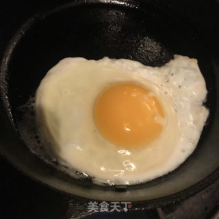 煎蛋牛肉卷煮泡面的做法步骤：6