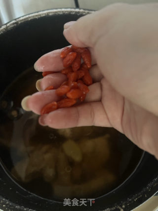 墨鱼干香菇鸡汤的做法步骤：14