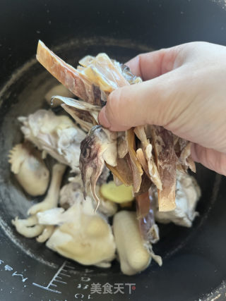 墨鱼干香菇鸡汤的做法步骤：8