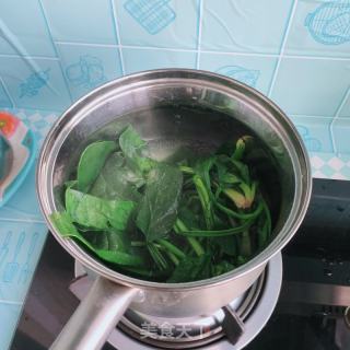 菠菜玉米面糊糊的做法步骤：1