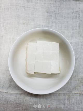鲜嫩入味鸭血烧豆腐的做法步骤：1