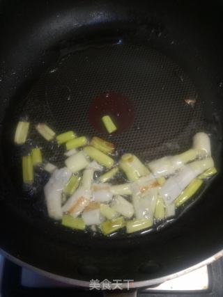 葱油白菜挂面汤的做法步骤：3