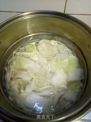 葱油白菜挂面汤的做法步骤：2