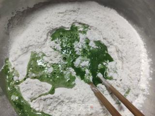 红枣菠菜汁花卷的做法步骤：3