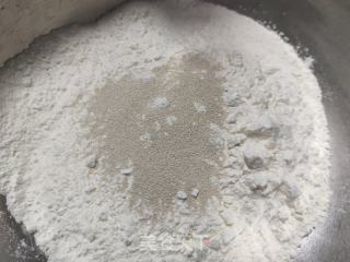 红枣菠菜汁花卷的做法步骤：1
