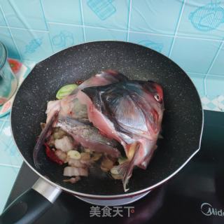 酱烧鱼头的做法步骤：7