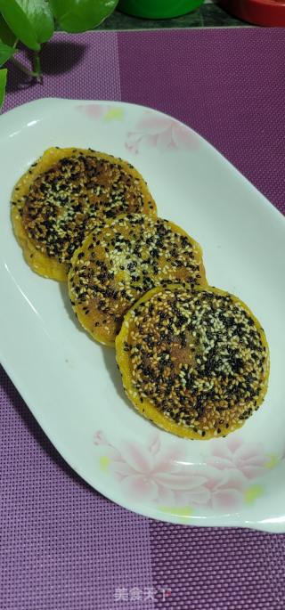 豆沙馅芝麻南瓜饼的做法步骤：12