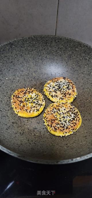 豆沙馅芝麻南瓜饼的做法步骤：10