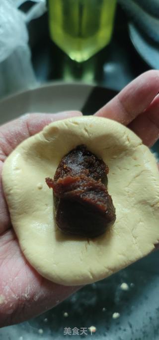豆沙馅芝麻南瓜饼的做法步骤：6