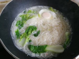 红虾鸡蛋面的做法步骤：6