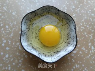 红虾鸡蛋面的做法步骤：1