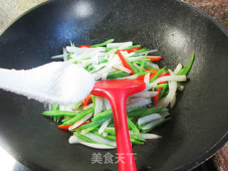 油豆角炒萝卜的做法步骤：8