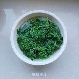 凉拌胡萝卜叶子的做法步骤：4