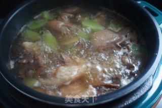 莴笋香菇蹄髈汤的做法步骤：11