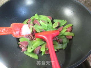 香卤鸭肫炒莴笋的做法步骤：6