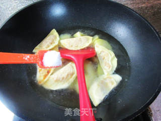 蛋饺烧土豆的做法步骤：7