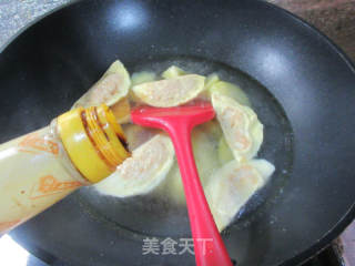 蛋饺烧土豆的做法步骤：6