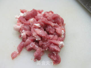 咸菜猪肉蘑菇馅千张包的做法步骤：2