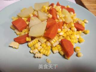 玉米黄瓜鸡蛋沙拉的做法步骤：5