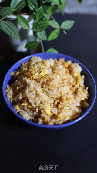 鸡蛋白菜丁炒饭的做法步骤：6