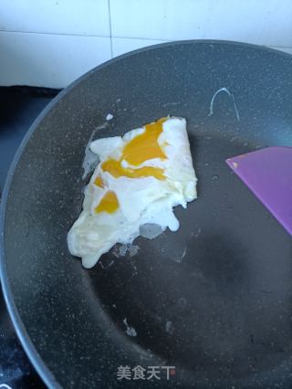 木耳枸杞芽拌蛋的做法步骤：4