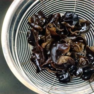 木耳枸杞芽拌蛋的做法步骤：7