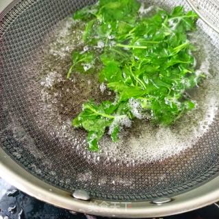 木耳枸杞芽拌蛋的做法步骤：10