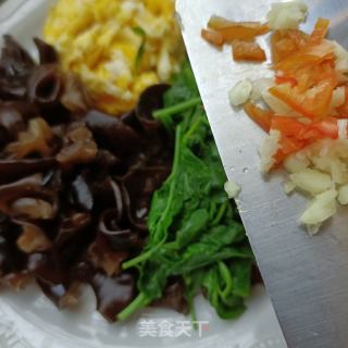 木耳枸杞芽拌蛋的做法步骤：13