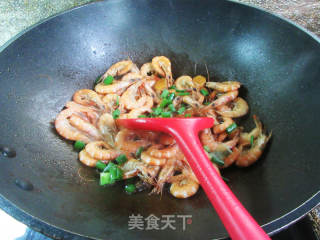 炒海白虾的做法步骤：7