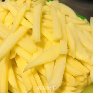 香烧土豆条的做法步骤：1