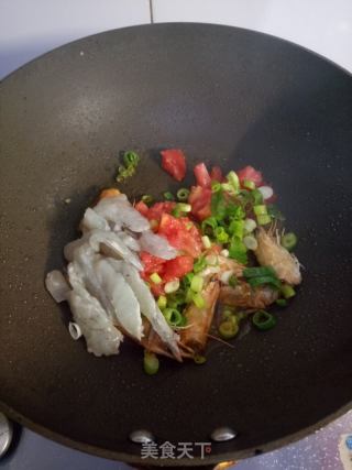 西红柿鲜虾粥的做法步骤：4