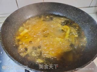 葱爆酸菜鱼的做法步骤：3