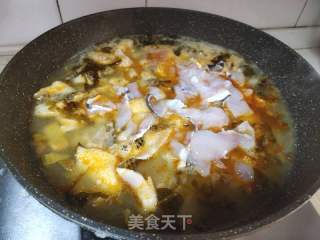 葱爆酸菜鱼的做法步骤：5