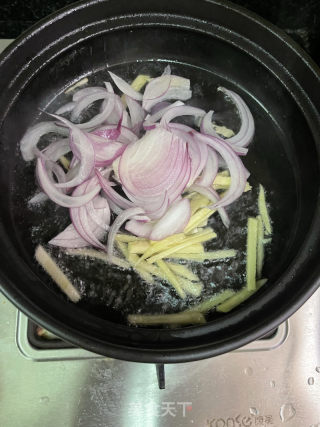 鲜虾粉丝煲的做法步骤：4