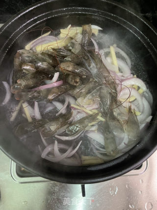 鲜虾粉丝煲的做法步骤：5