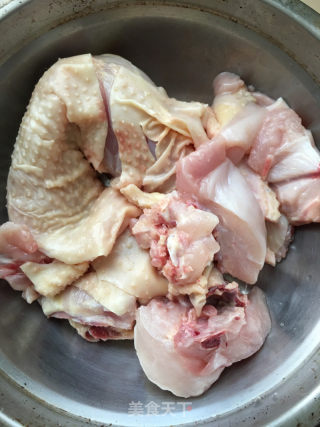 蒸鸡的做法步骤：1