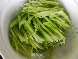 凉拌莴苣的做法步骤：1