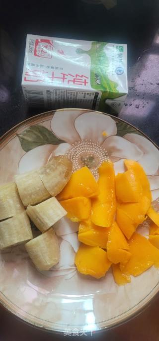 芒果奶昔的做法步骤：1