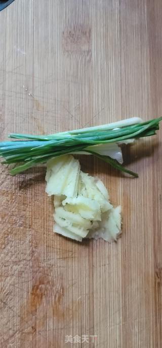 嫩滑手撕鸡的做法步骤：2
