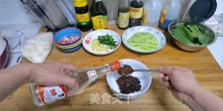 老北京炸酱面的做法步骤：2