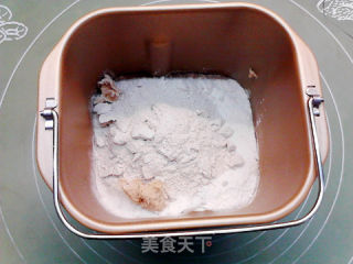 欧式葡萄干裸麦面包的做法步骤：2