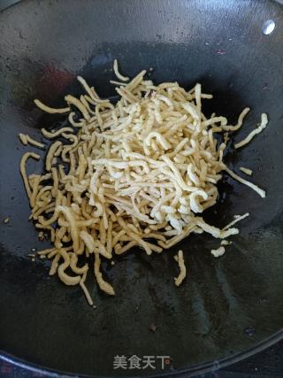 韭菜油条碎水饺的做法步骤：2