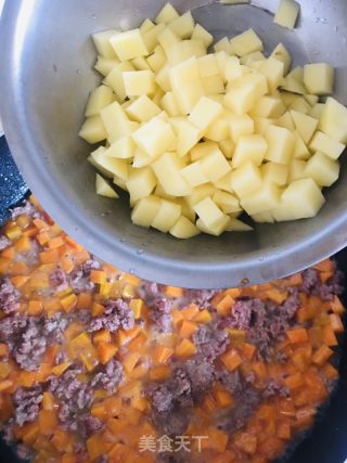 牛肉胡萝卜土豆焖饭的做法步骤：6